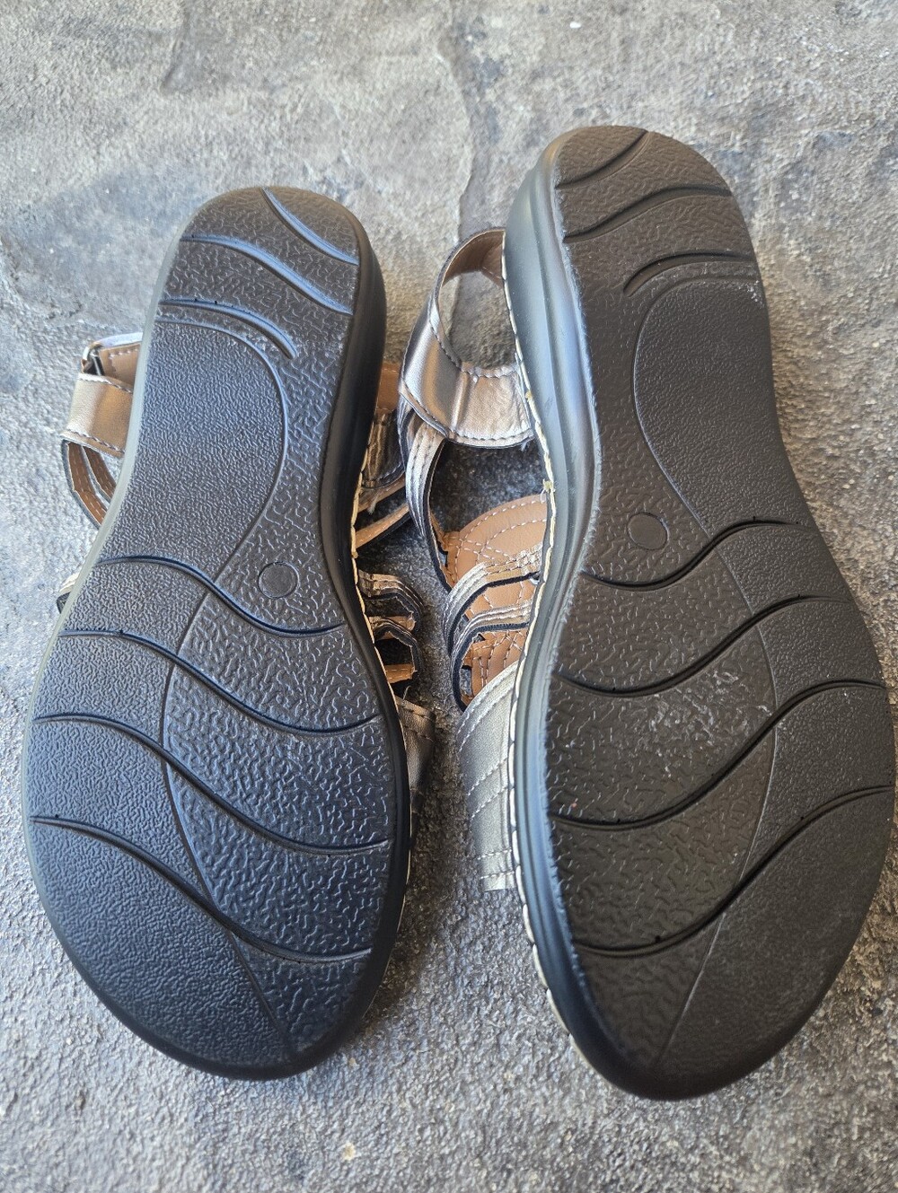 Women’s Strappy Sandals in White, Black, and Metallic Taupe - Picture 7 of 7